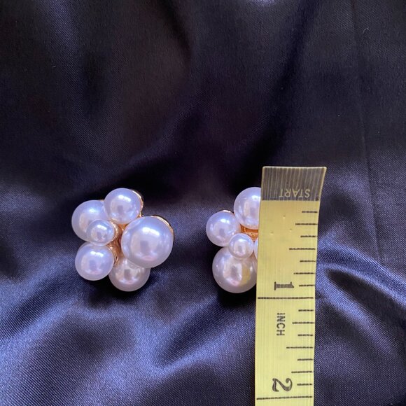 Kenneth Jay Lane Pearl Cluster Post Statement Earrings - Picture 5 of 5